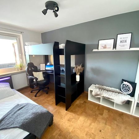 City Ferienwohnung Skyline - Mit Grossem Balkon & Xxl- Sofa Fuer Bis Zu 4 Personen Бремергафен Екстер'єр фото